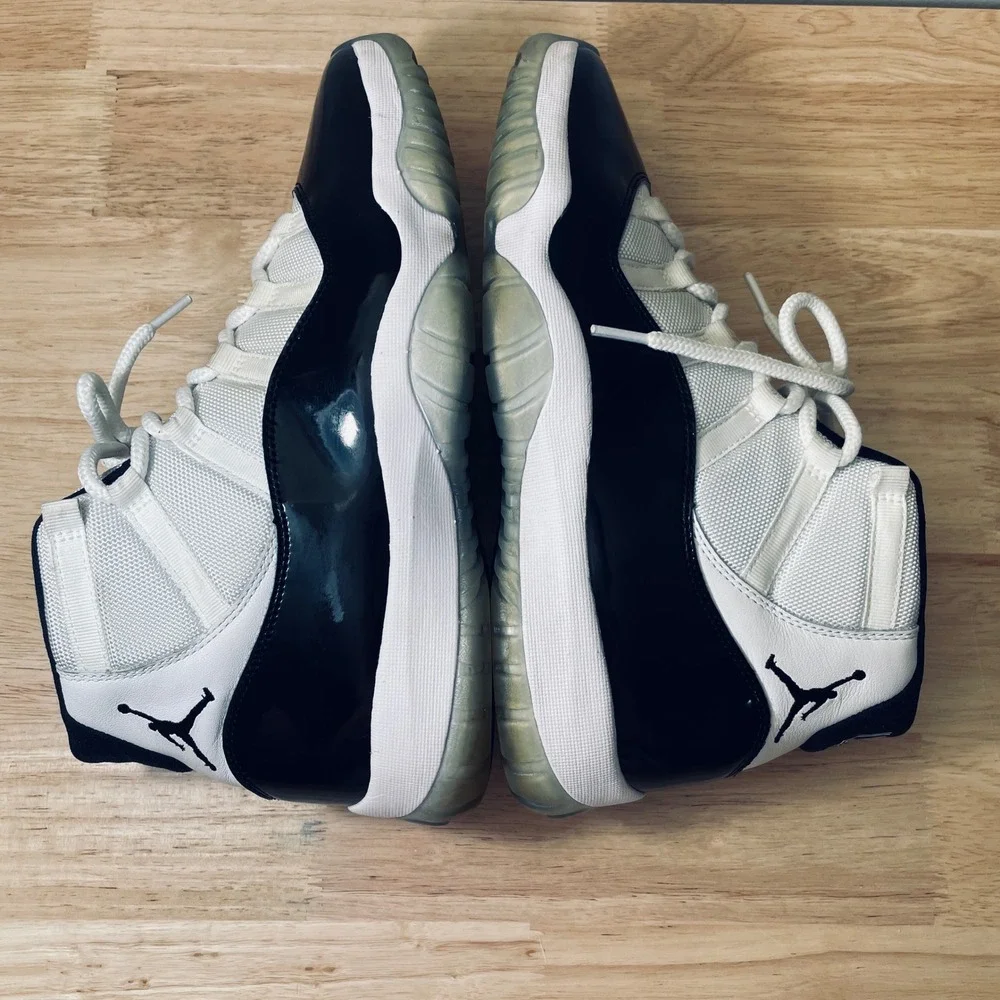 Jordan 11 Retro Concord 2018 White Black 378037-100 Mens Size 11, with box